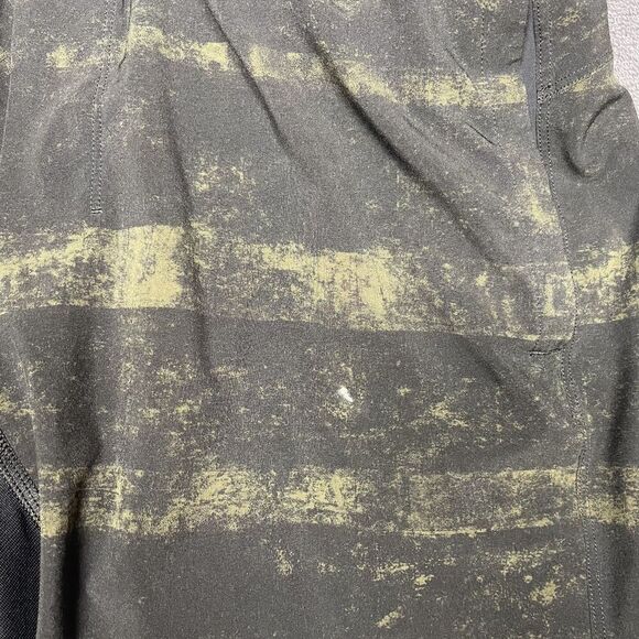 Lululemon T.H.E. Short 9” Lined Athletic Running Men’s Medium Green Lines Black - Picture 8 of 9